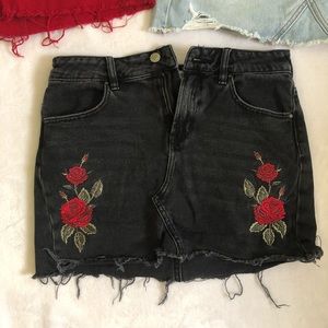 Pacsun Black Skirt w Roses
